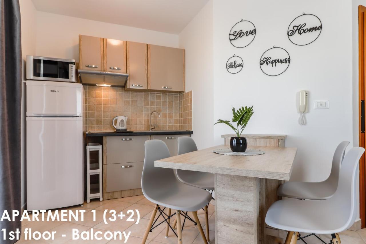 Sunshine Apartments Funtana With Balcony And Sea View Экстерьер фото