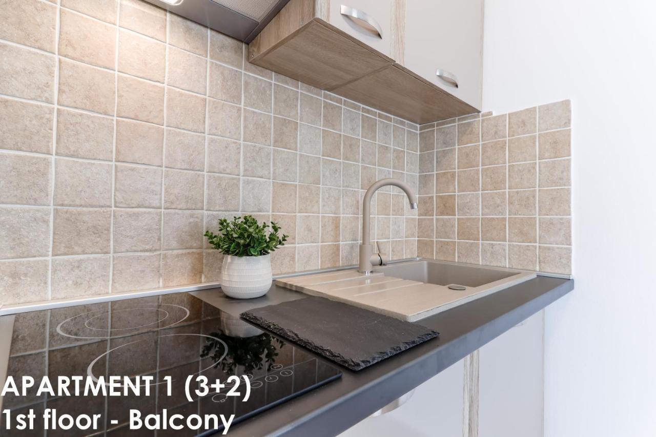 Sunshine Apartments Funtana With Balcony And Sea View Экстерьер фото