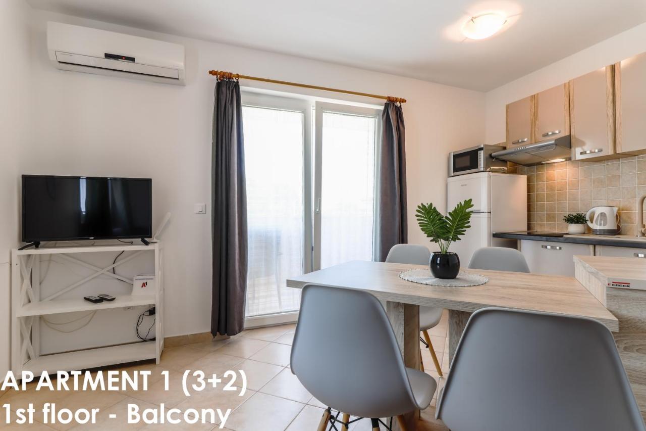 Sunshine Apartments Funtana With Balcony And Sea View Экстерьер фото